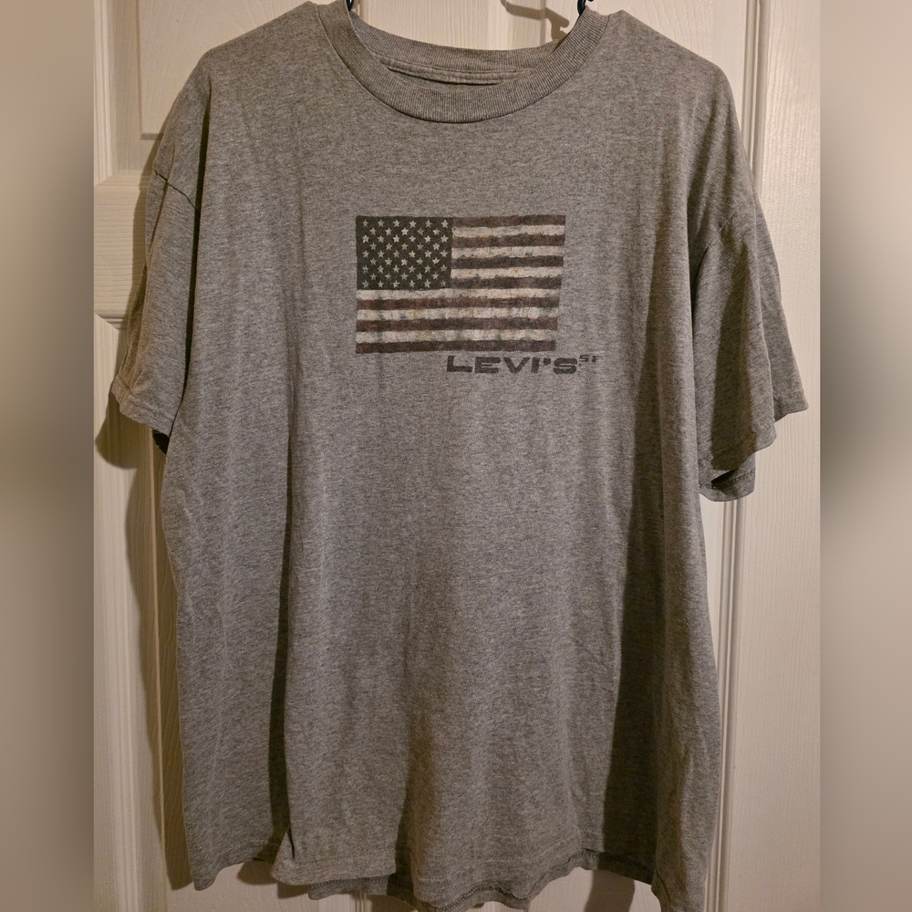 Levi's Gray Flag Graphic Tee